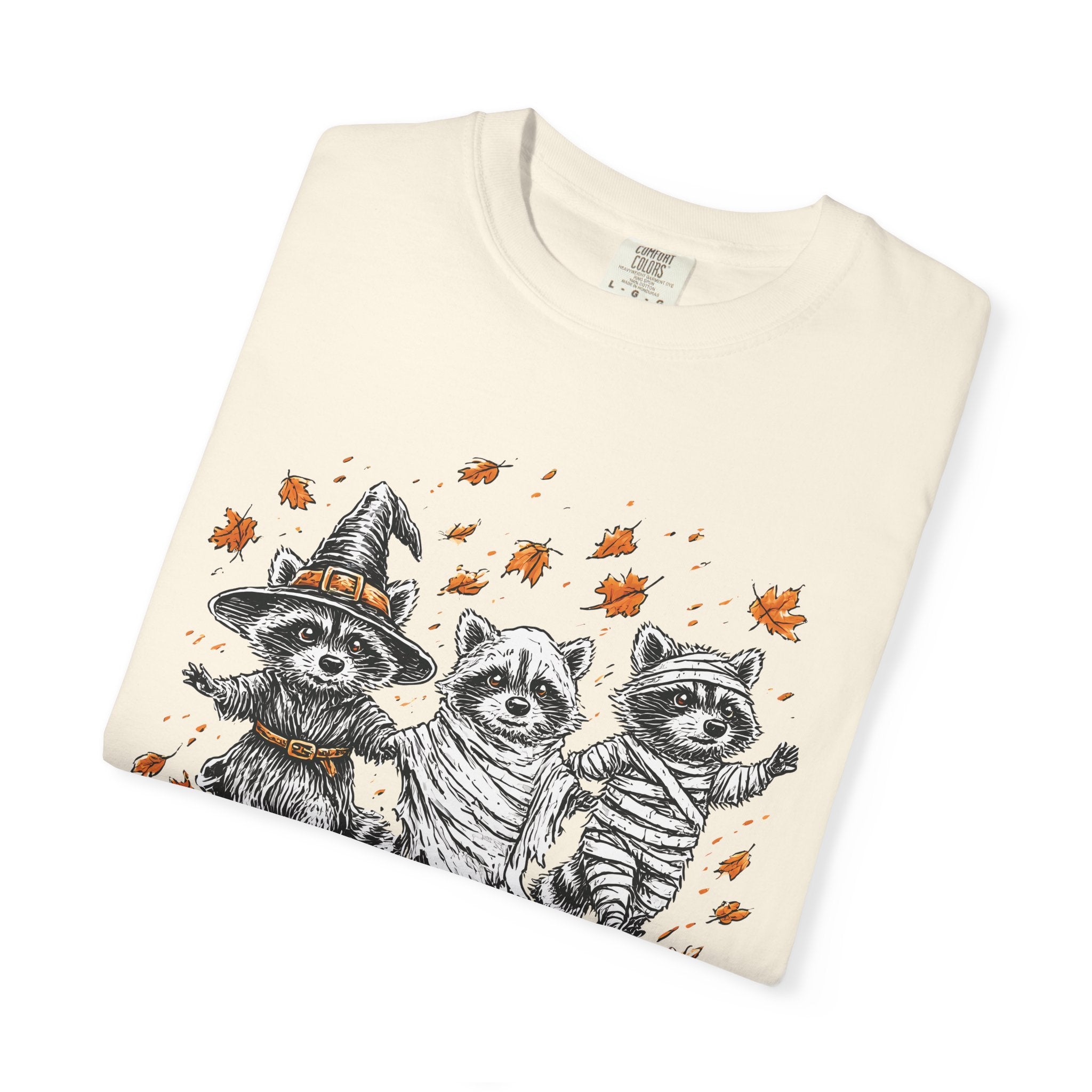 Cute Halloween Raccoon in costume t-shirt