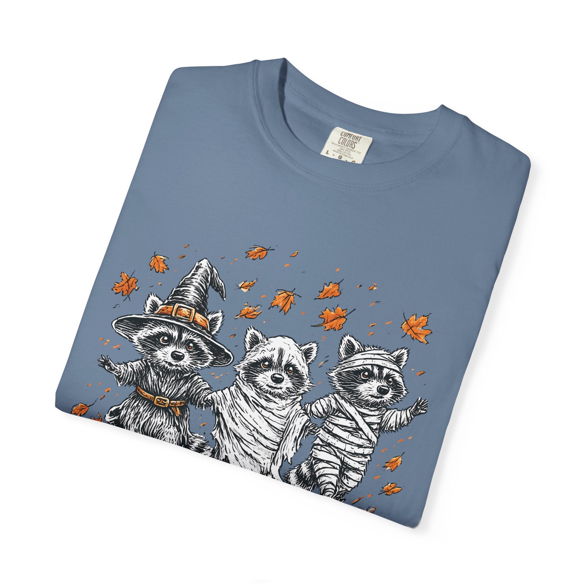 Cute Halloween Raccoon in costume t-shirt