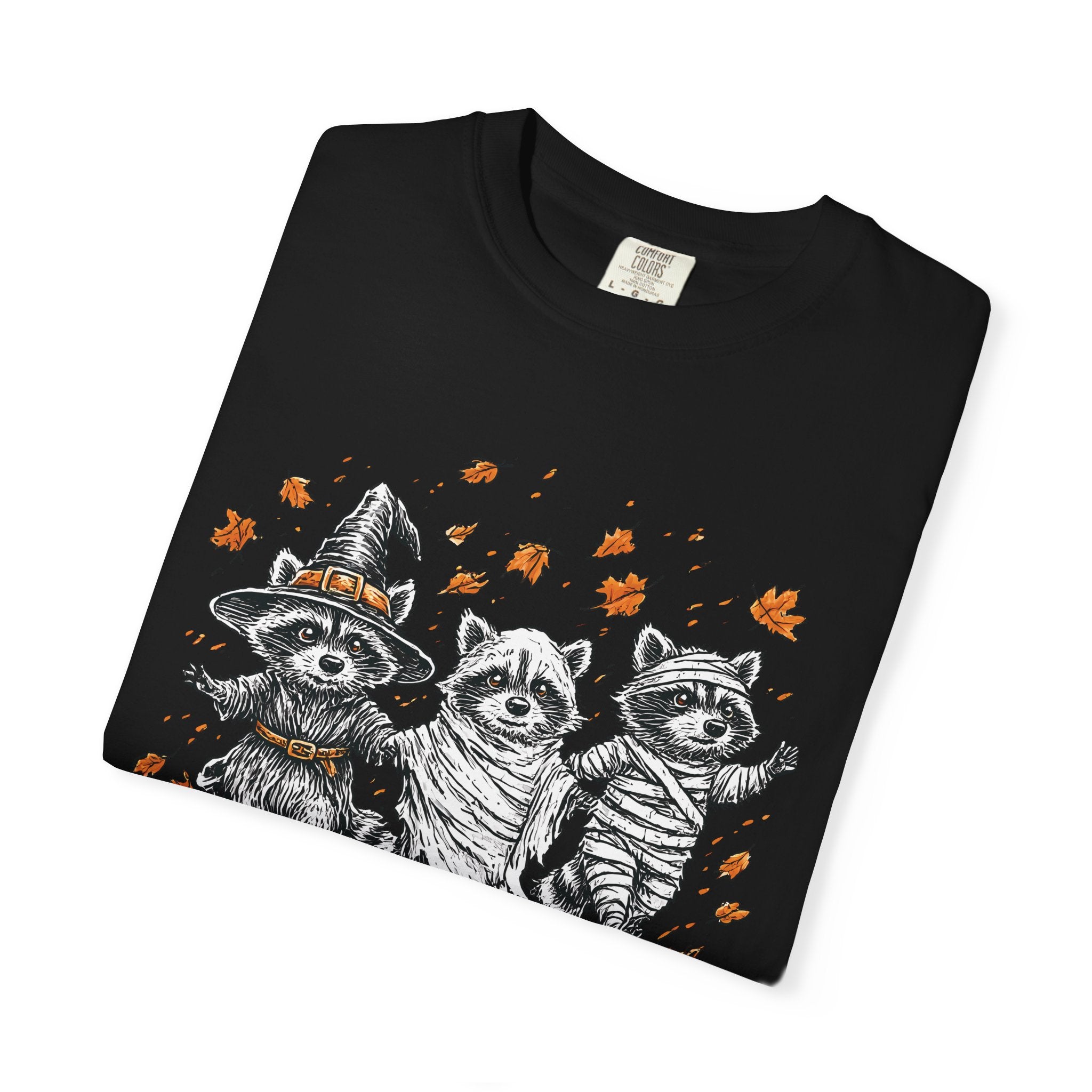 Cute Halloween Raccoon in costume t-shirt