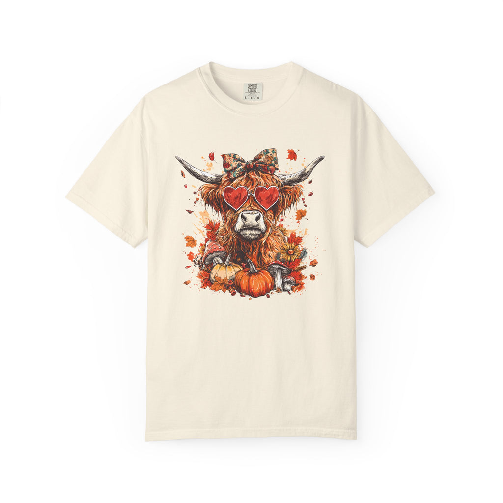 Autumn Highland Cow T-Shirt, Cute Fall Shirt, Unisex Graphic Tee, Harvest Gift, Cozy Sweatshirt Alternative