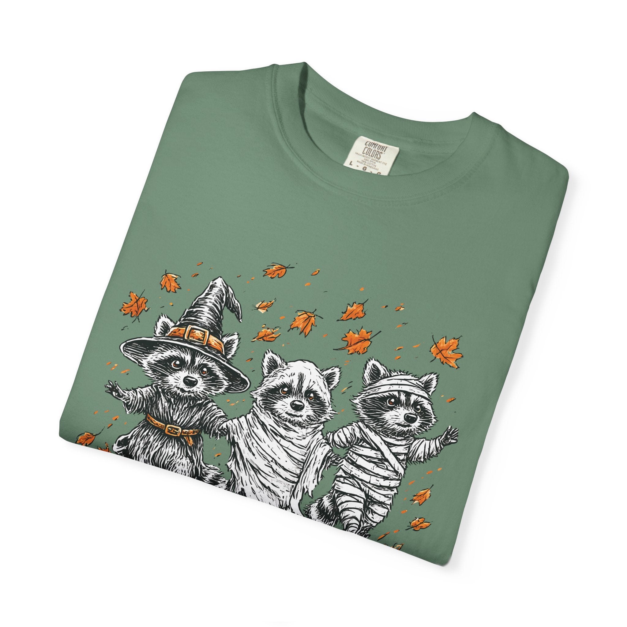 Cute Halloween Raccoon in costume t-shirt