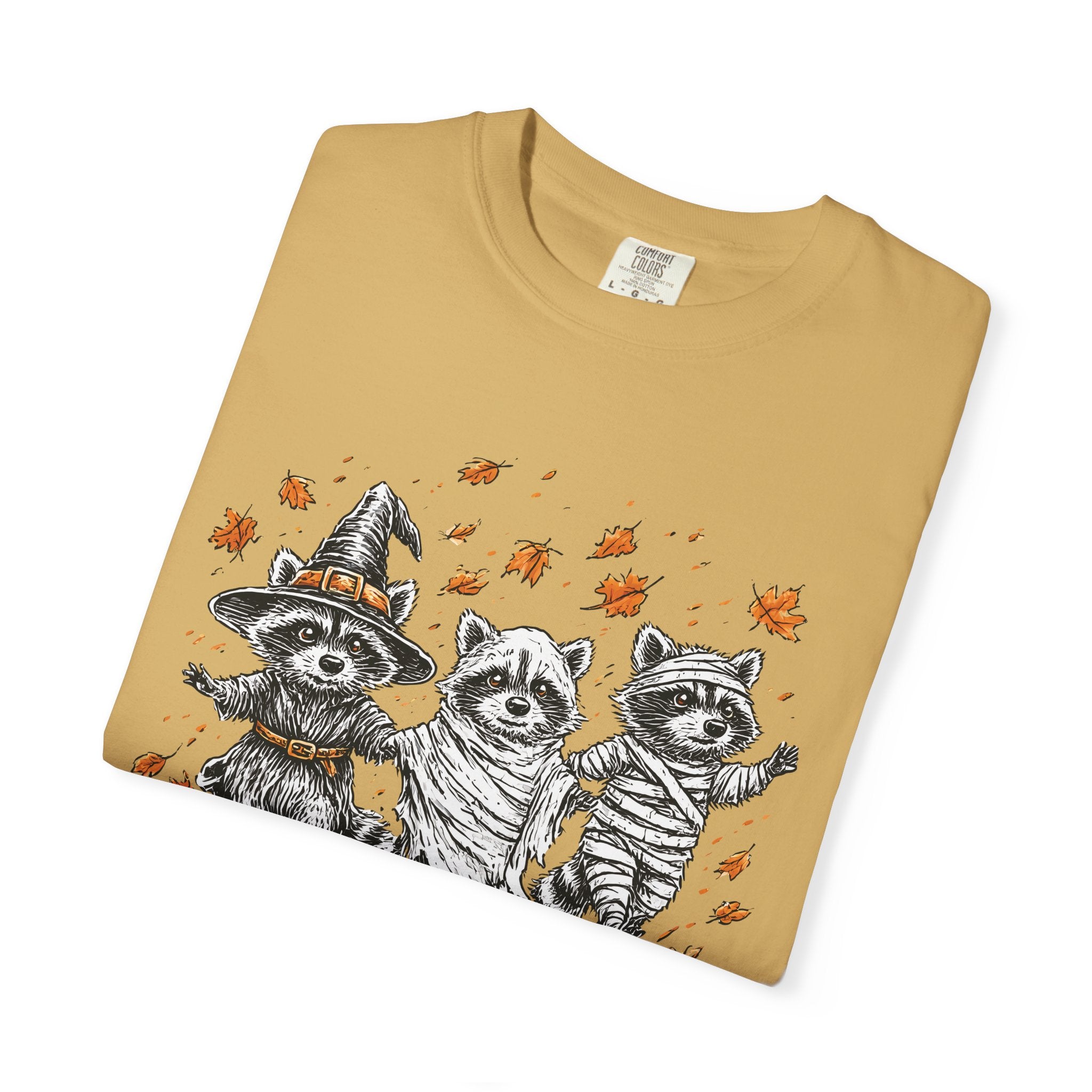 Cute Halloween Raccoon in costume t-shirt