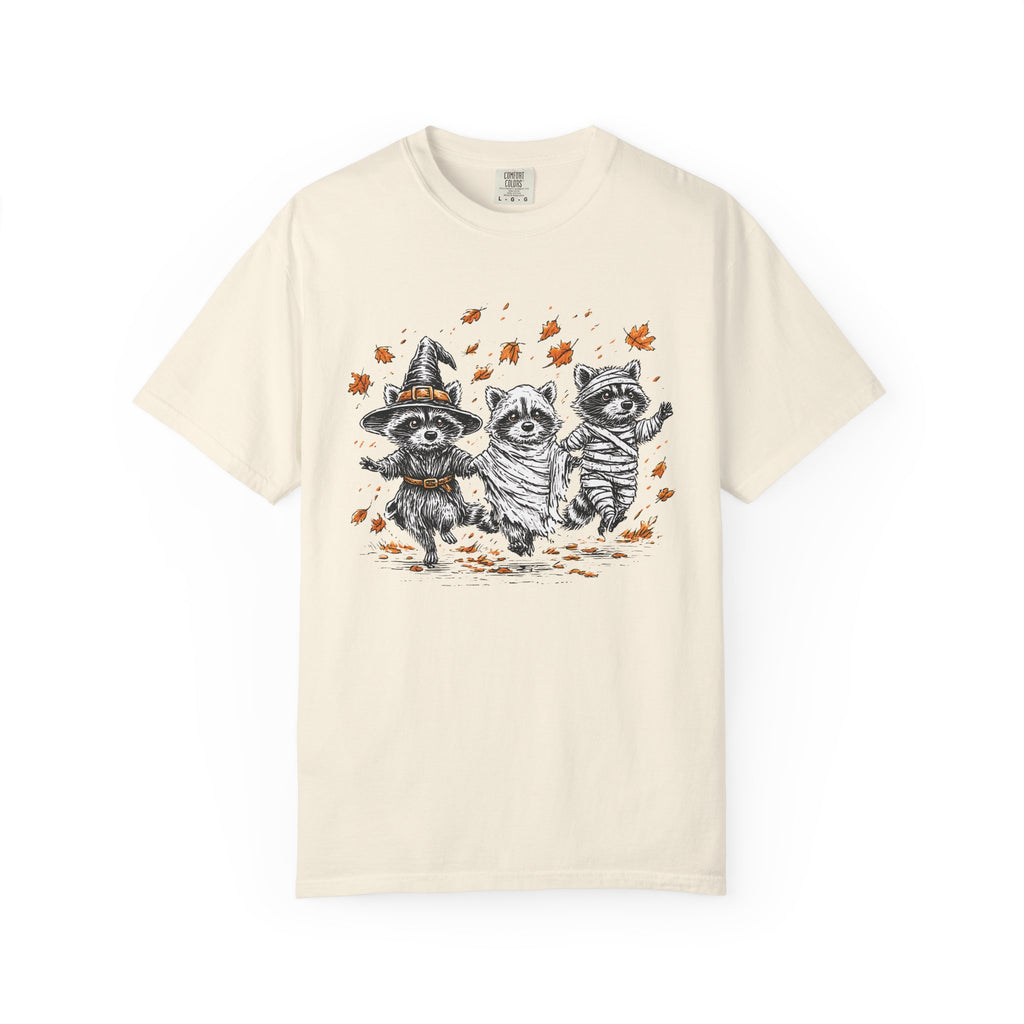 Cute Halloween Raccoon in costume t-shirt