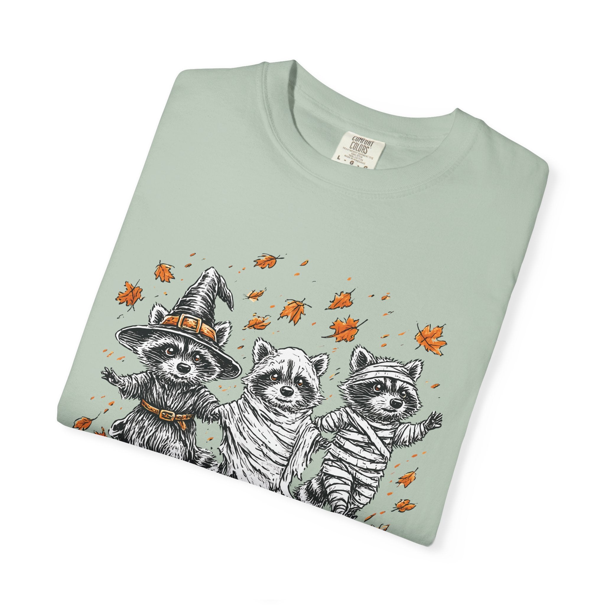 Cute Halloween Raccoon in costume t-shirt